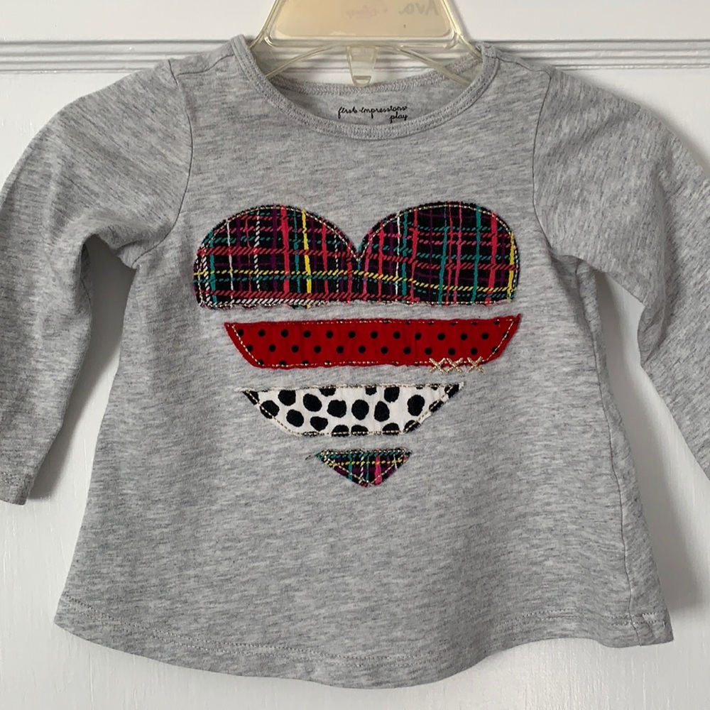 First Impressions Gray Heart Top Baby 3-6m EUC